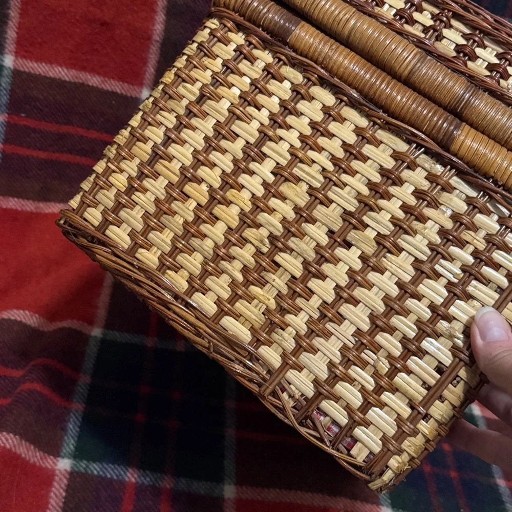 N/A stunning wicker